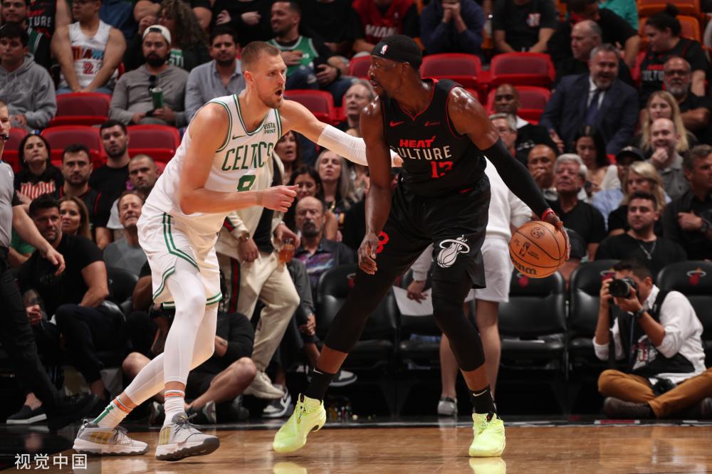 期间的防守 期间的防守