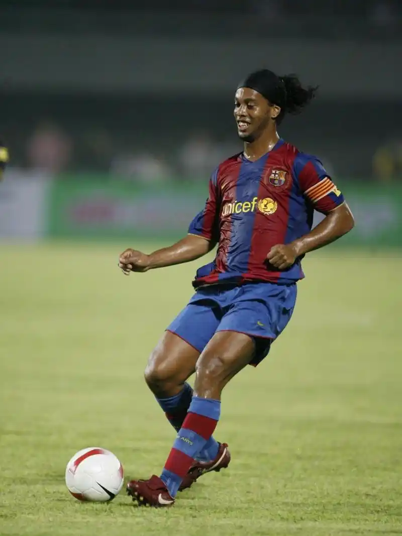 洲赛场屡获 洲赛场屡获